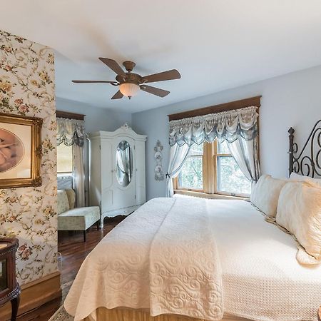 The Inn On Holly B&B Pitman Quarto foto